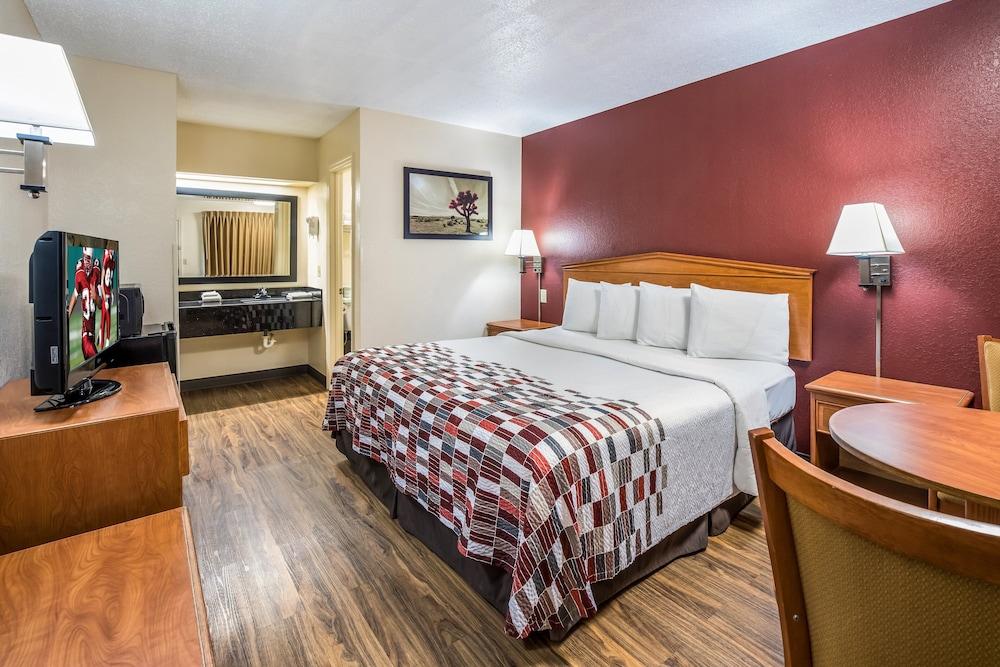 Red Roof - Lookout Mountain 3*