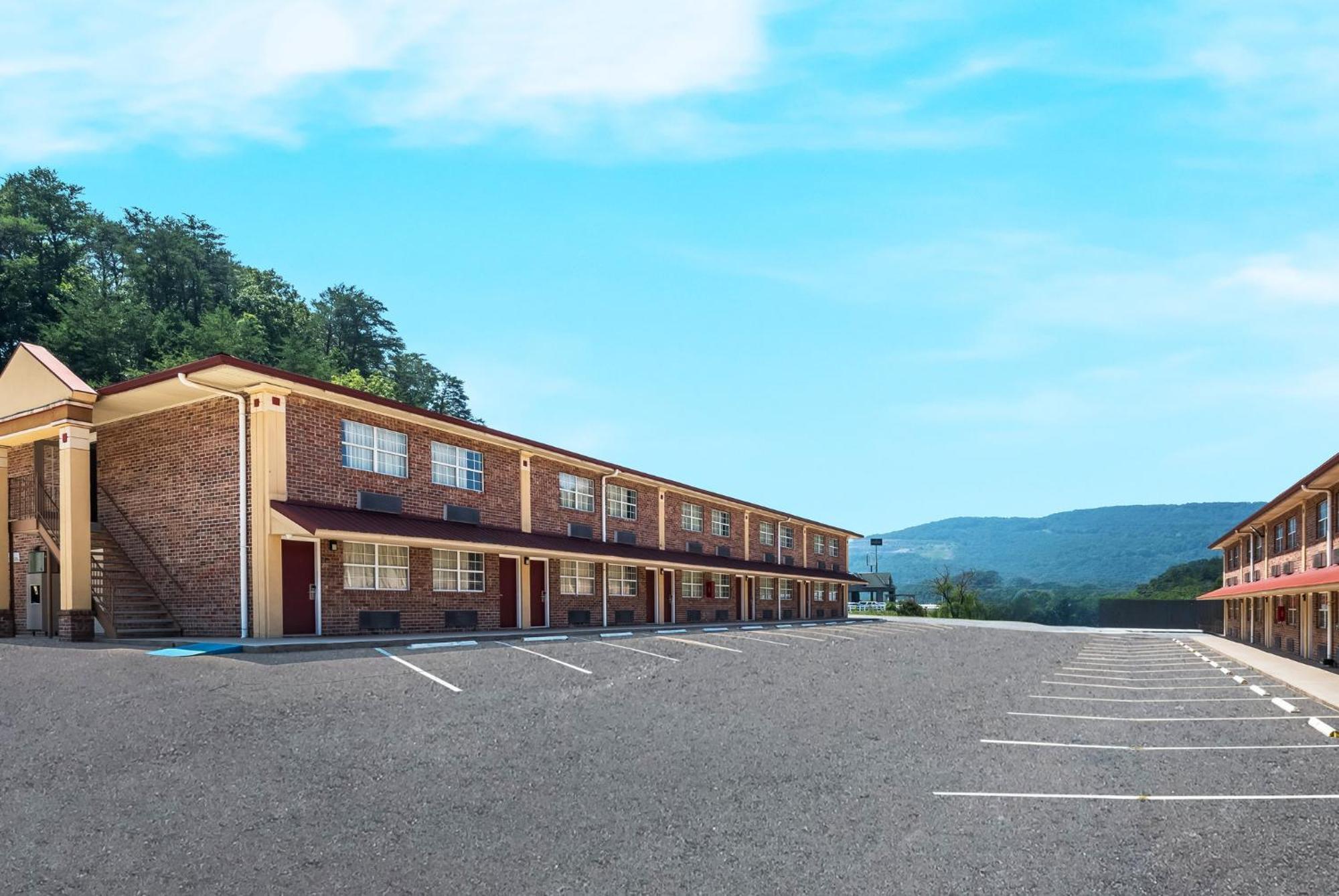 Red Roof - Lookout Mountain 3* Chattanooga